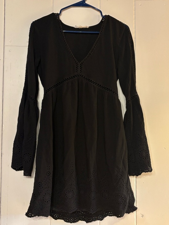lovestitch Dresses & Skirts - lovestitch Black Long Sleeve Eyelet Trim V-Neck Dress